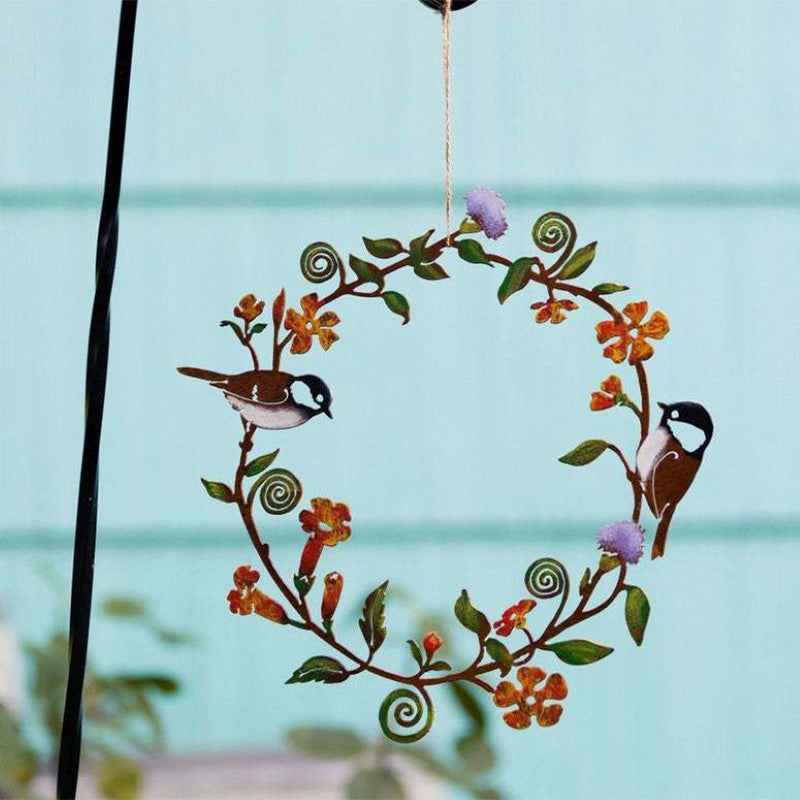 Guirnalda de pájaros de metal y flores para decoración exterior