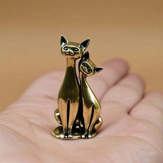 Couple Cat Ornament Vintage Brass Sculpture Art Piece Intertwined Loving Cats Artwork for Home Office Cat Statue Home Decoration