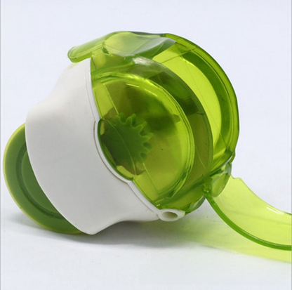 Manual Mini Garlic Chopper - Creative Kitchen Tool