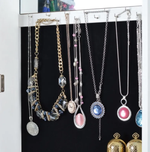 Rotating Jewelry Mirror