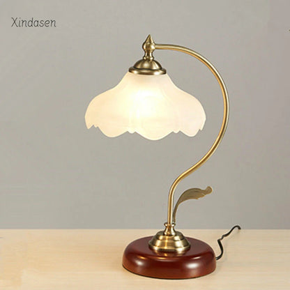 Pastoral Flower Table Lamp – Vintage Antique Metal Desk Light for Bedroom & Study