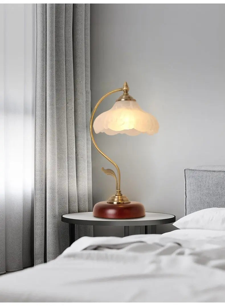 Pastoral Flower Table Lamp – Vintage Antique Metal Desk Light for Bedroom & Study