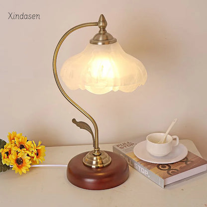Pastoral Flower Table Lamp – Vintage Antique Metal Desk Light for Bedroom & Study