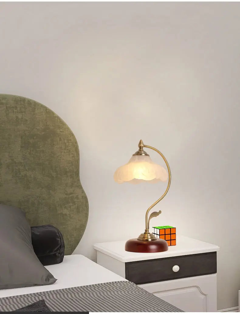 Pastoral Flower Table Lamp – Vintage Antique Metal Desk Light for Bedroom & Study