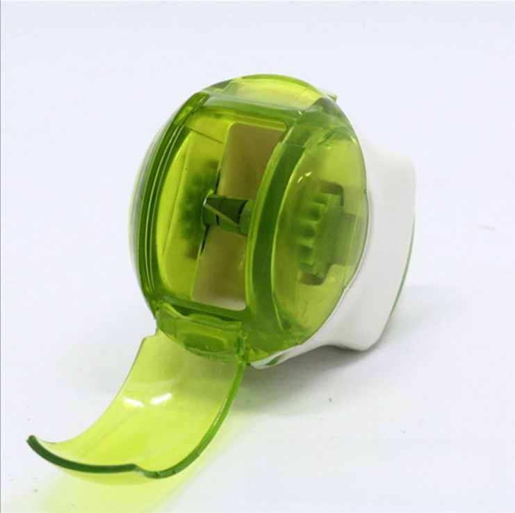 Manual Mini Garlic Chopper - Creative Kitchen Tool